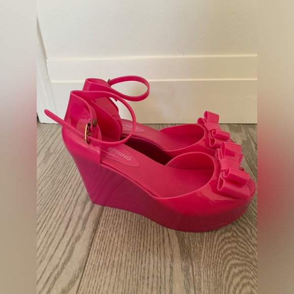 Call It Spring Pink Jelly Water Rubber Bow Wedge Size 37 - Picture 7 of 12